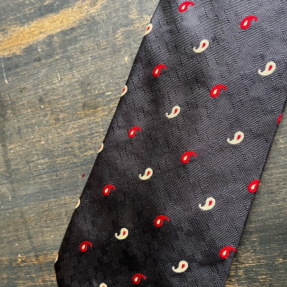 Ralph Lauren Silk Jaquard Navy Tie W Micro Red / White Paisley CLASS